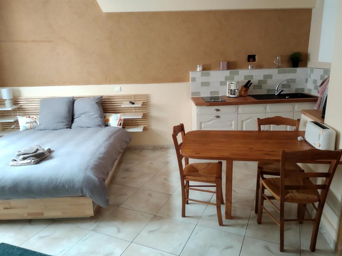 Au Coeur De Montastruc-La-Conseillere - Chambres D'Hotes Buitenkant foto